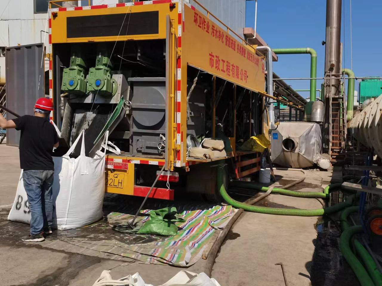 滦县淤泥压干处理